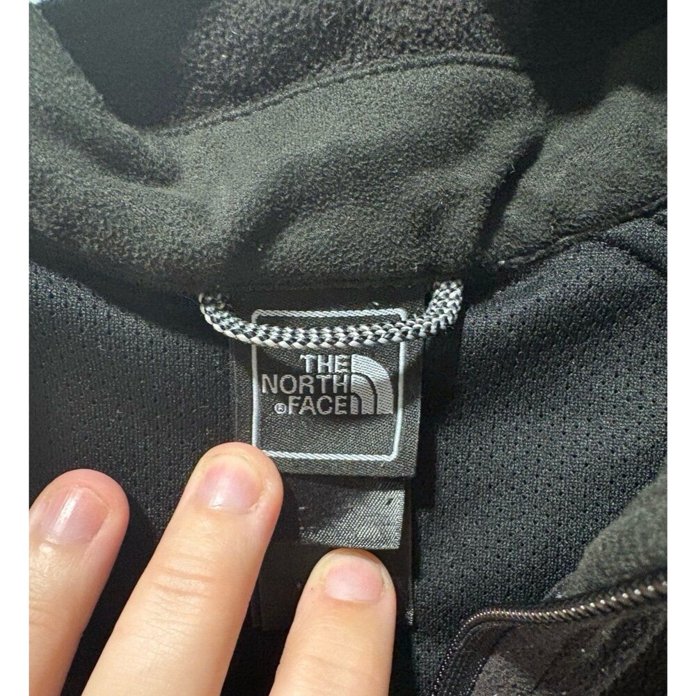 North face - Picture 2 of 4